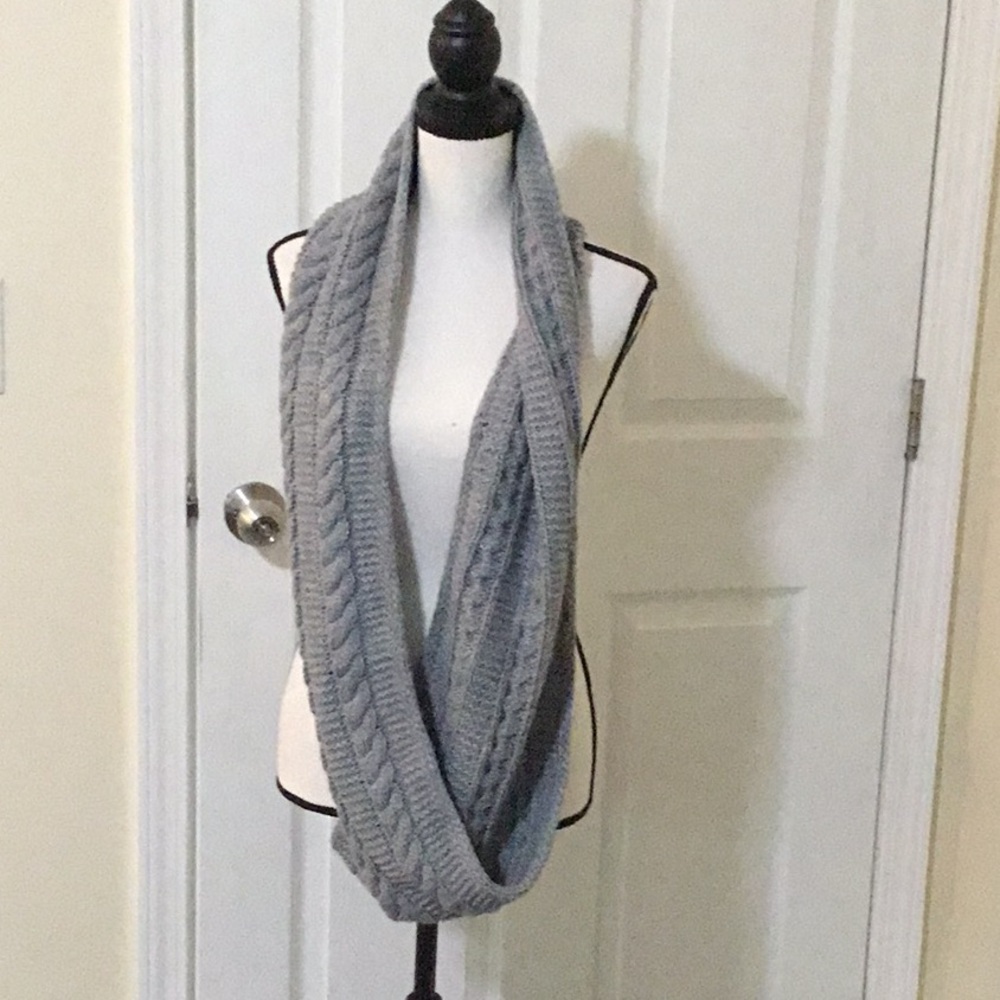 Michael Kors Cozy Gray Knit Infinity Scarf